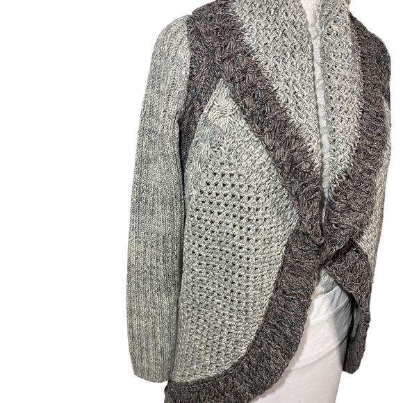 CAbi Gray Shadow Circle Chunky Knit Cardigan Women XS Color Blocked Shawl Collar - Picture 5 of 12